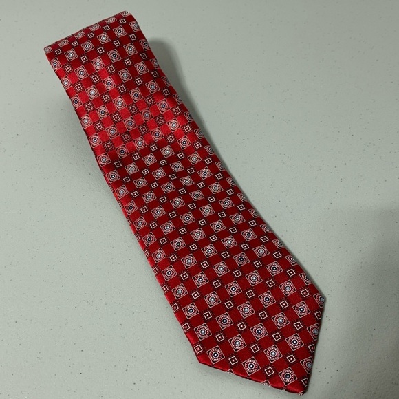 Dolcepunta Men's Geometric Tie Red Made in Italy 100% Silk - Picture 1 of 9